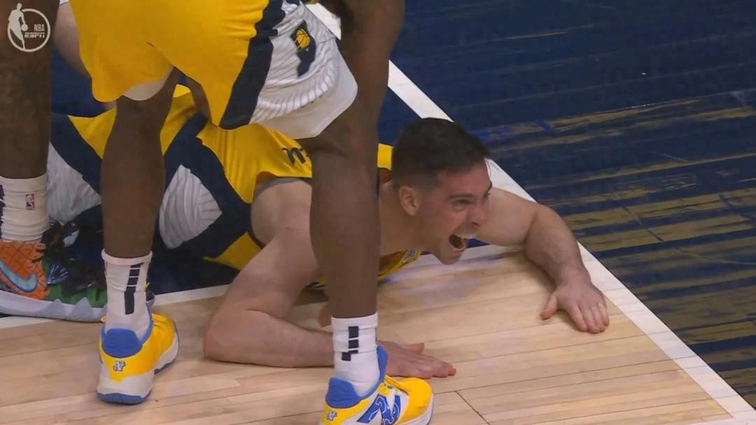 NBA史上手最小的球员，在总决赛燃爆了！这种球员，对手很讨厌他